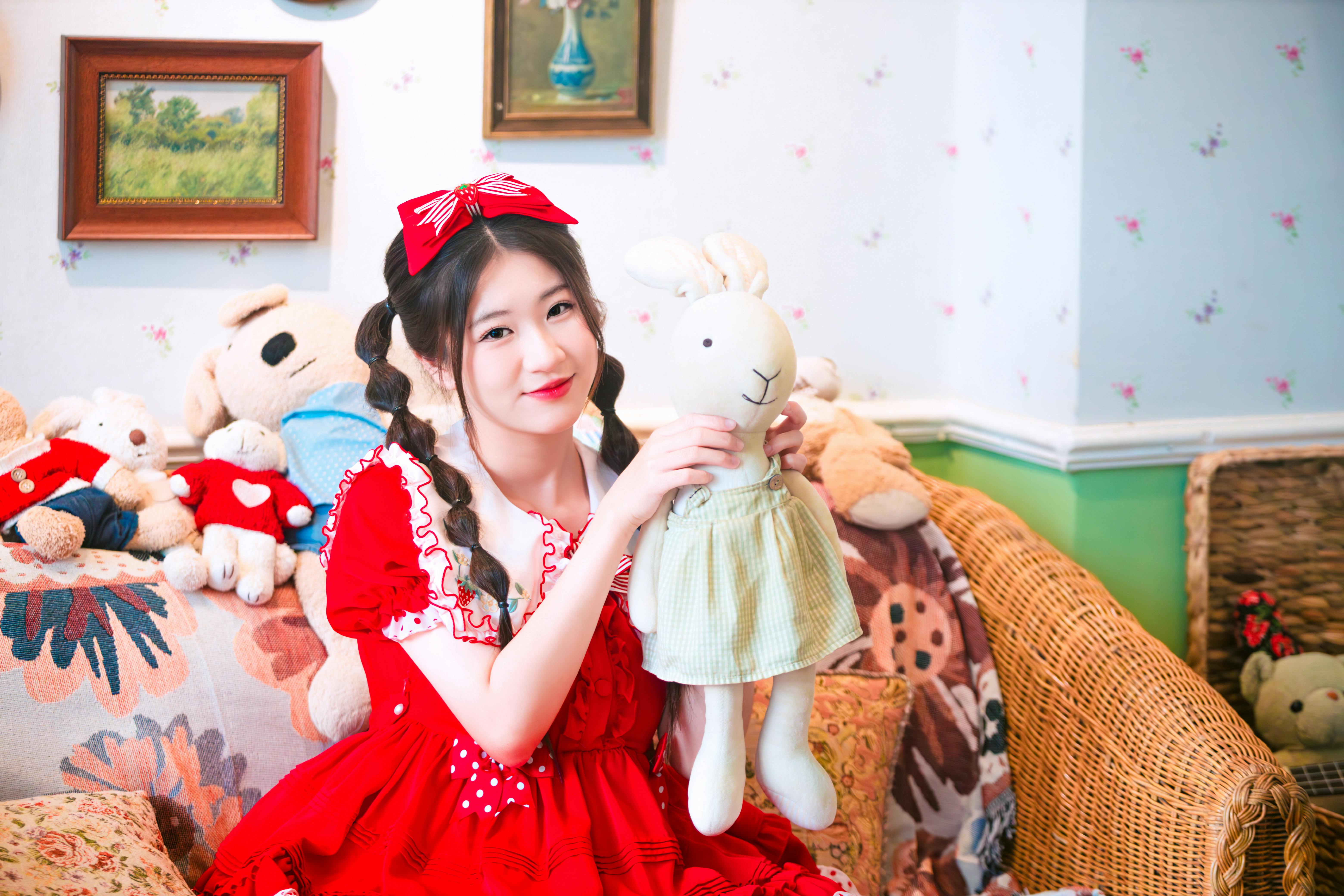 天美影视传媒精选作品封面图：品牌宣传与画面质感示意